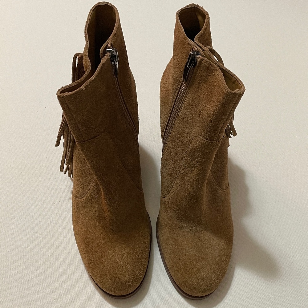 EUC Women's Size 8 Via Spiga Cognac (Tan) Suede Fringe Ankle Boots